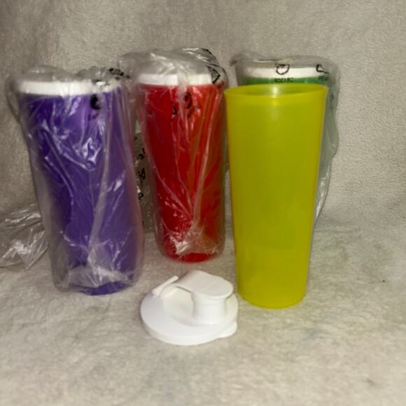 Tupperware | Dining | Tupperware Water Tea Tumblers 6 Oz Flip Top Lids ...
